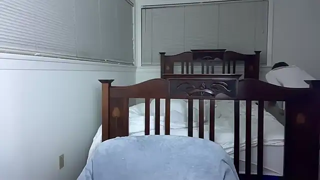 Snapshot of YUMIandbigWOLF chatting on 02-21-26, 04:24 YUMIandbigWOLF online show from 02-21-26, 04:24