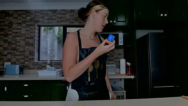 Snapshot of C1eopatra chatting on 12-08-24, 04:28 C1eopatra online show from 12-08-24, 04:28