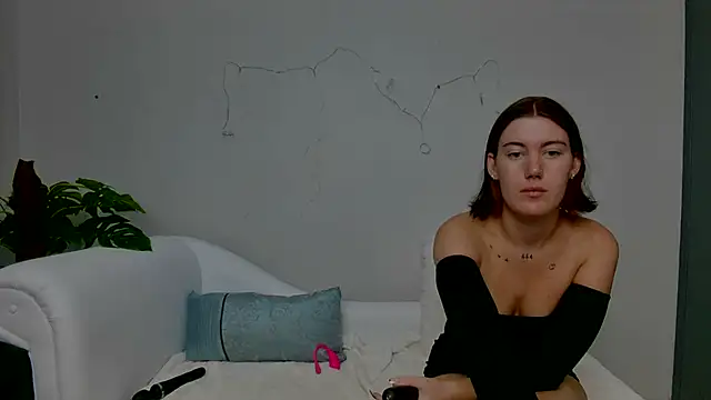 Snapshot of C1eopatra chatting on 01-16-25, 06:48 C1eopatra online show from 01-16-25, 06:48