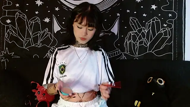 Isabella  dark online show from 11-09-25, 04:33