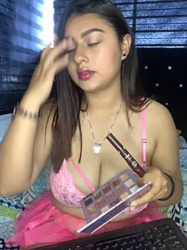 Snapshot of Kittyy_Hott_ chatting on 01-24-25, 06:04 Kittyy Hott online show from 01-24-25, 06:04