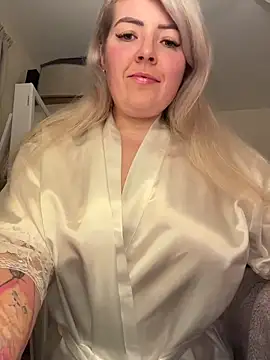 Snapshot of xxcurvyjessiexx chatting on 12-02-25, 08:04 xxcurvyjessiexx online show from 12-02-25, 08:04