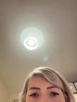 Snapshot of xxcurvyjessiexx chatting on 12-04-25, 06:27 xxcurvyjessiexx online show from 12-04-25, 06:27