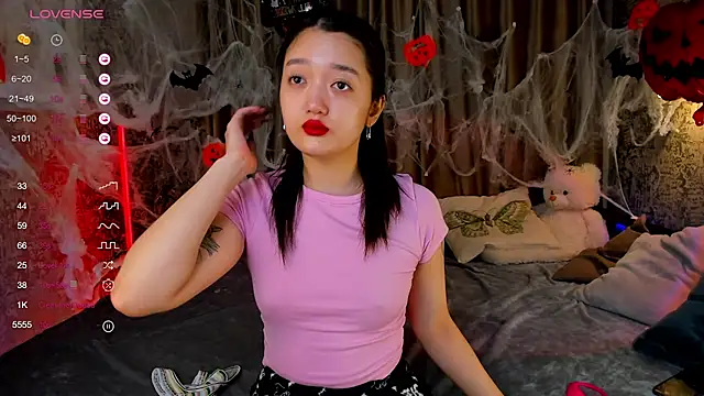 FreyaRaya online show from 10-25-25, 02:30