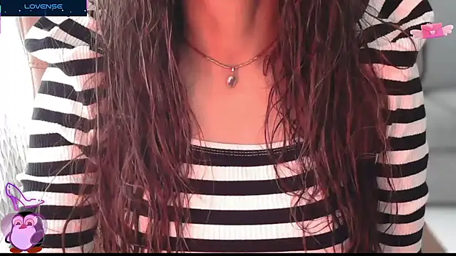 Snapshot of _Blue_Ruubyy_ chatting on 10-19-25, 11:22 Blue Ruubyy online show from 10-19-25, 11:22