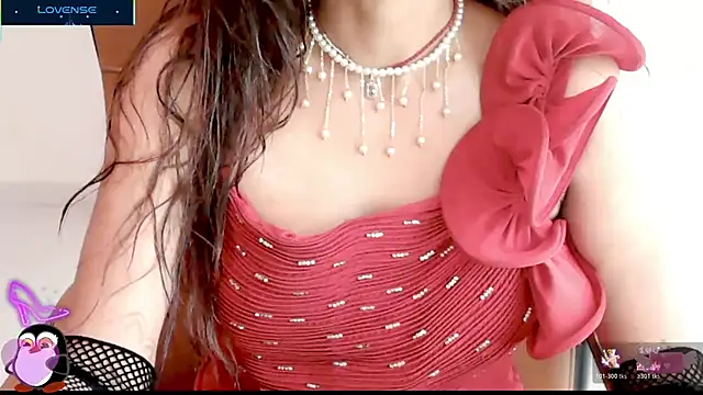 Snapshot of _Blue_Ruubyy_ chatting on 11-06-25, 11:55 Blue Ruubyy online show from 11-06-25, 11:55