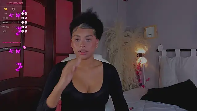nayah   online show from 12-17-24, 09:05