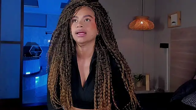 nayah   online show from 10-13-25, 12:27