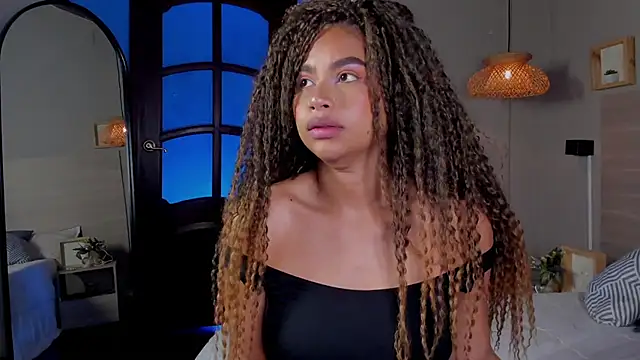 nayah   online show from 10-22-25, 07:24