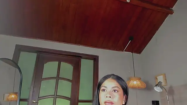 nayah   online show from 12-17-25, 07:42