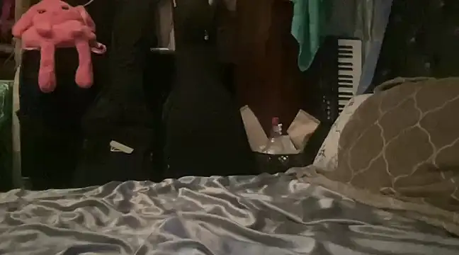 Snapshot of MommyConfident chatting on 01-06-25, 12:59 MommyConfident online show from 01-06-25, 12:59