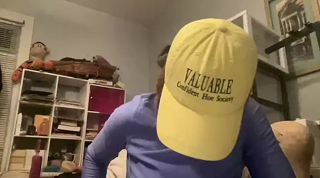 Snapshot of MommyConfident chatting on 01-24-25, 10:32 MommyConfident online show from 01-24-25, 10:32