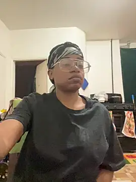 Snapshot of MommyConfident chatting on 01-27-25, 10:49 MommyConfident online show from 01-27-25, 10:49