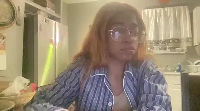 Snapshot of MommyConfident chatting on 01-29-25, 01:58 MommyConfident online show from 01-29-25, 01:58