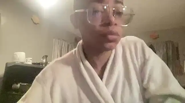 Snapshot of MommyConfident chatting on 02-16-25, 01:36 MommyConfident online show from 02-16-25, 01:36