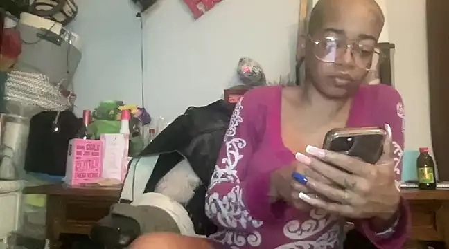 Snapshot of MommyConfident chatting on 02-16-25, 04:42 MommyConfident online show from 02-16-25, 04:42