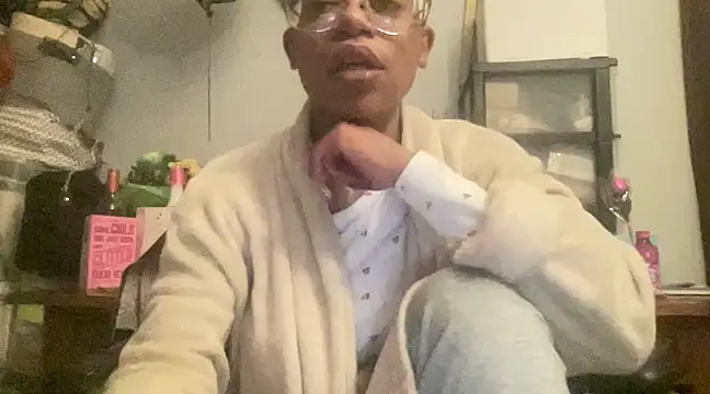 Snapshot of MommyConfident chatting on 02-17-25, 03:58 MommyConfident online show from 02-17-25, 03:58