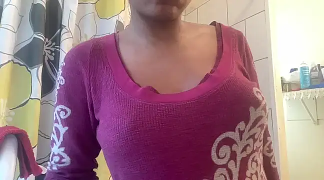 Snapshot of MommyConfident chatting on 02-17-25, 09:08 MommyConfident online show from 02-17-25, 09:08