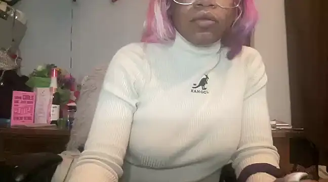 Snapshot of MommyConfident chatting on 02-22-25, 07:45 MommyConfident online show from 02-22-25, 07:45