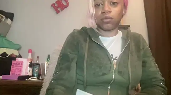 Snapshot of MommyConfident chatting on 02-28-25, 03:15 MommyConfident online show from 02-28-25, 03:15