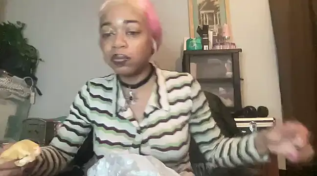 Snapshot of MommyConfident chatting on 03-11-25, 10:42 MommyConfident online show from 03-11-25, 10:42