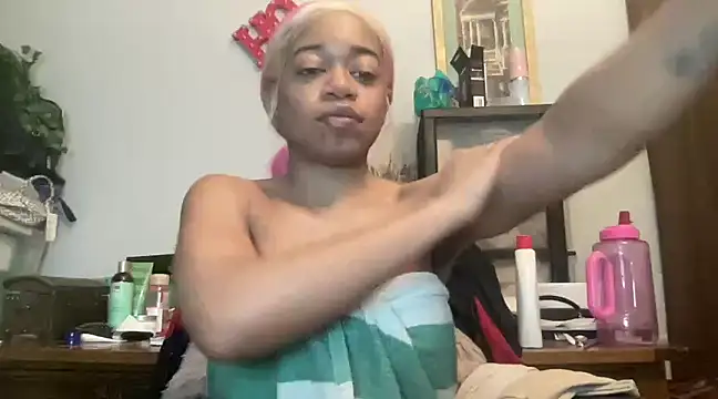 Snapshot of MommyConfident chatting on 03-20-25, 06:53 MommyConfident online show from 03-20-25, 06:53