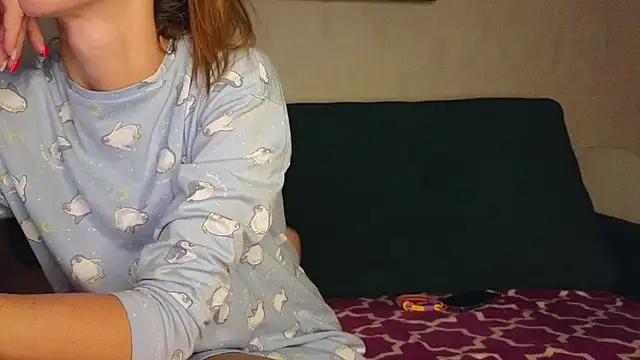 Snapshot of FoxLoveBasik chatting on 03-11-25, 02:32 FoxLoveBasik online show from 03-11-25, 02:32