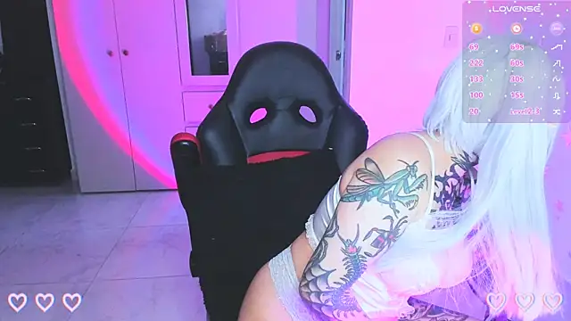 Kat riina online show from 11-30-25, 07:51