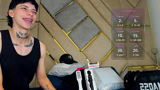 Snapshot of AmberAdams_ chatting on 10-17-25, 03:47 AmberAdams online show from 10-17-25, 03:47