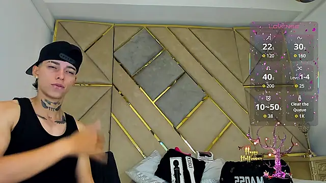 Snapshot of AmberAdams_ chatting on 10-23-25, 01:21 AmberAdams online show from 10-23-25, 01:21