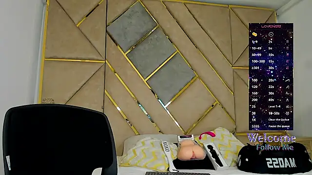 Snapshot of AmberAdams_ chatting on 11-11-25, 02:28 AmberAdams online show from 11-11-25, 02:28