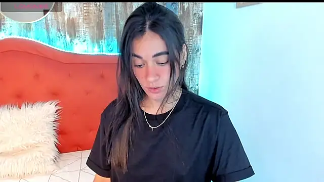 Emma Sophia2 online show from 02-07-25, 06:35