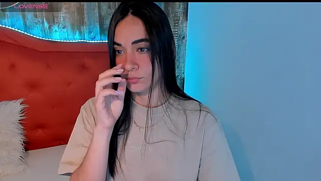 Emma Sophia2 online show from 02-11-25, 04:33
