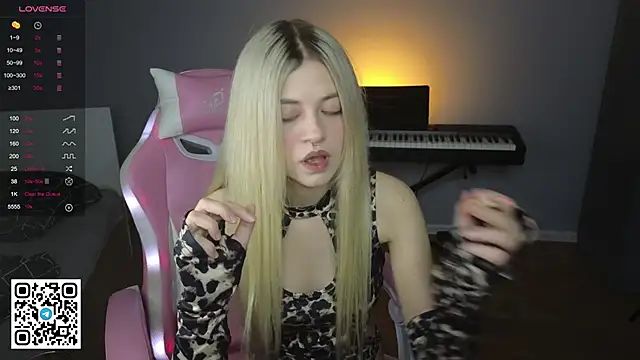 Snapshot of mybunnywendy chatting on 02-23-25, 02:25 mybunnywendy online show from 02-23-25, 02:25