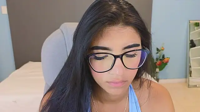 maiaa ruiz online show from 10-16-25, 02:51