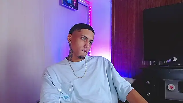 Liam lee online show from 11-28-25, 03:14