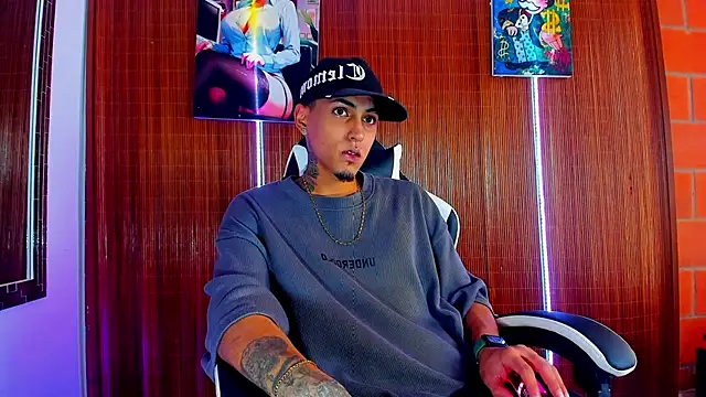 Liam lee online show from 02-08-26, 06:11