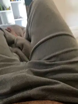 Snapshot of Ahmed_R_77 chatting on 11-04-25, 07:51 Ahmed R 77 online show from 11-04-25, 07:51