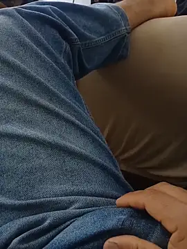 Snapshot of latino17 chatting on 11-15-25, 07:21 latino17 online show from 11-15-25, 07:21