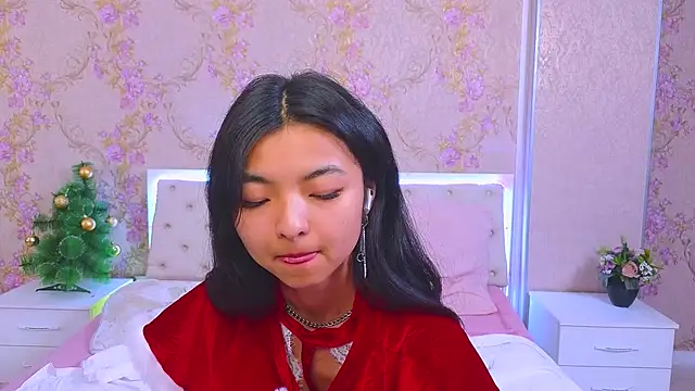 Shy Kira online show from 12-23-24, 06:37