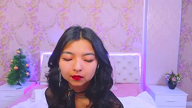 Shy Kira online show from 12-24-24, 12:33