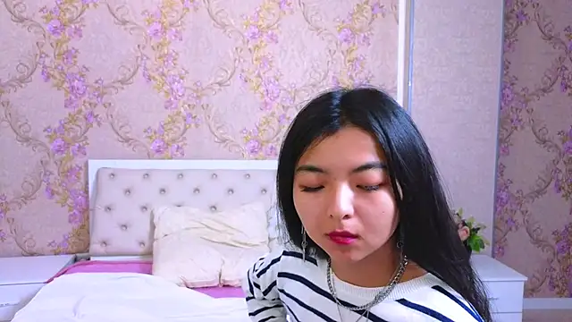 Shy Kira online show from 01-24-25, 03:34