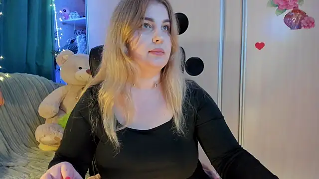 CoraSwon online show from 03-09-26, 05:50