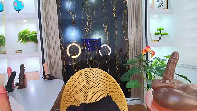 GianellaCox  online show from 01-13-25, 08:26