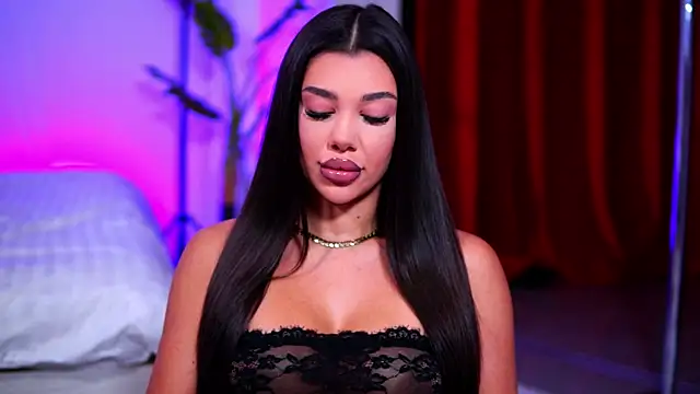 Snapshot of NatyDesiree chatting on 11-02-25, 10:17 NatyDesiree online show from 11-02-25, 10:17