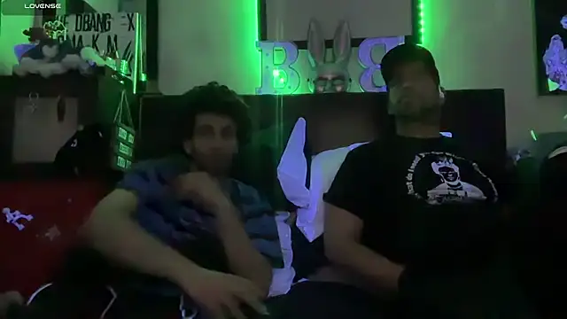 Snapshot of pantslesstraveler_plt chatting on 11-12-25, 05:08 pantslesstraveler plt online show from 11-12-25, 05:08