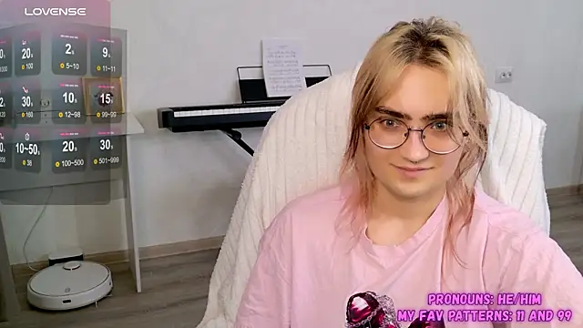 Snapshot of CuteYukiKun chatting on 11-02-25, 06:54 CuteYukiKun online show from 11-02-25, 06:54