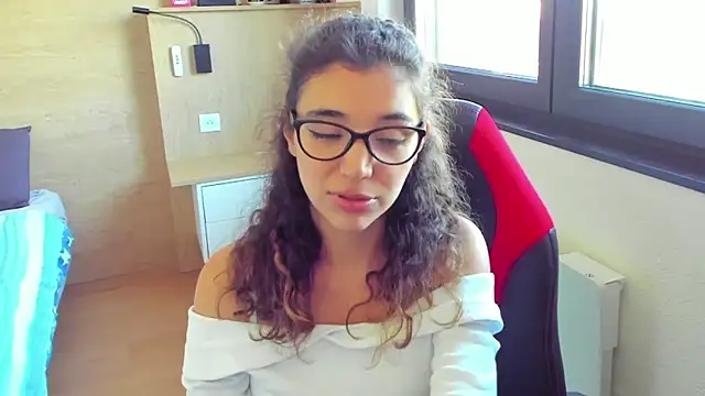 Snapshot of uniquerossie chatting on 10-08-25, 02:14 uniquerossie online show from 10-08-25, 02:14