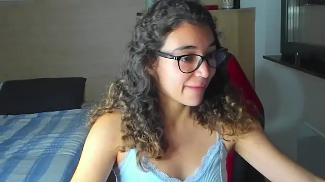 Snapshot of uniquerossie chatting on 10-24-25, 08:00 uniquerossie online show from 10-24-25, 08:00