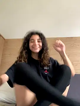 Snapshot of uniquerossie chatting on 10-27-25, 09:24 uniquerossie online show from 10-27-25, 09:24